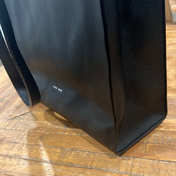 Pixie Mood Black pebbled tote bag with matching pouch - Picture 11 of 11